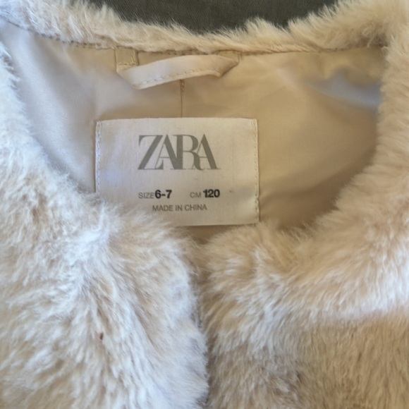 Zara faux fur vest - Picture 3 of 3